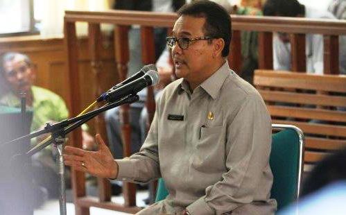 Gubernur Riau, Rusli Zaenal Ditetapkan KPK Jadi Tersangka